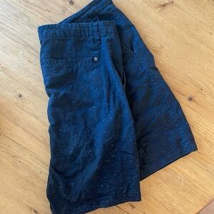 Men’s 33 Guess Shorts